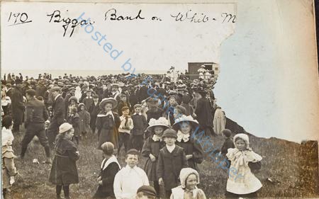 Crowds Watching Pierrots On Biggar Bank Whit Monday 1907 — Nowstalgia Gallery