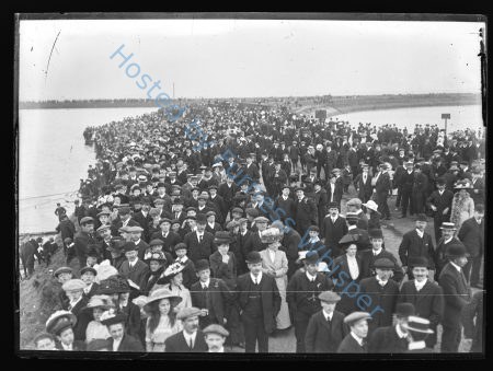 Naval Airship No 1 Crowd Scene — Nowstalgia Gallery