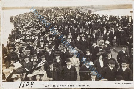 Naval Airship No 1 Crowd Scene — Nowstalgia Gallery