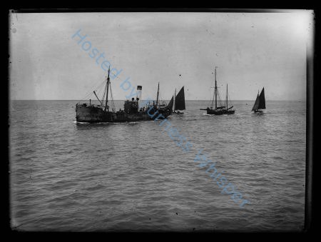 Steam Trawler FD132 Wyre Towing Sail Trawler Fd14 — Nowstalgia Gallery