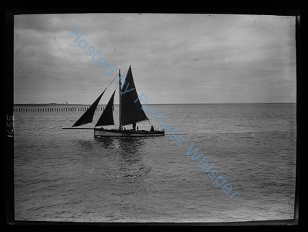 Sail Prawn Fishing Boat FD206 Orient — Nowstalgia Gallery
