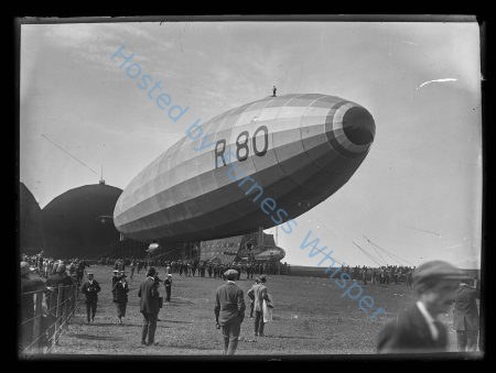 Vickers Airship, R80, Walney Island    Leaving the shed — Nowstalgia Gallery