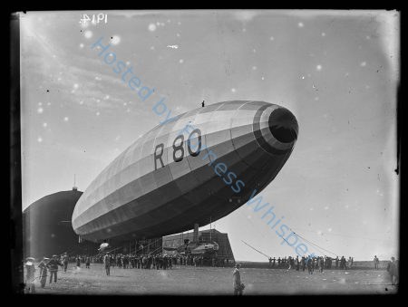 Vickers Airship, R80, Walney Island    Leaving the shed — Nowstalgia Gallery