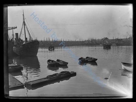 The New Dock and Steam Trawler FD59 Evelyn — Nowstalgia Gallery